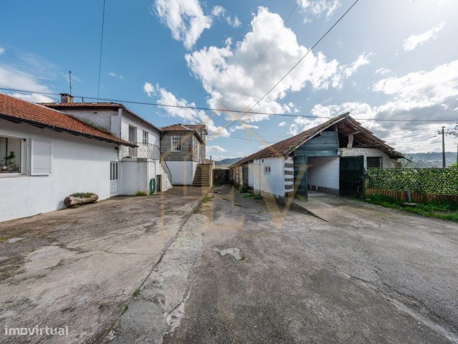 Quinta com Potencial de Expansão | Terreno 7.000 m² | Lordelo - Gui...