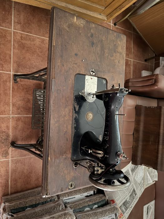 Maquina de costura a pedal