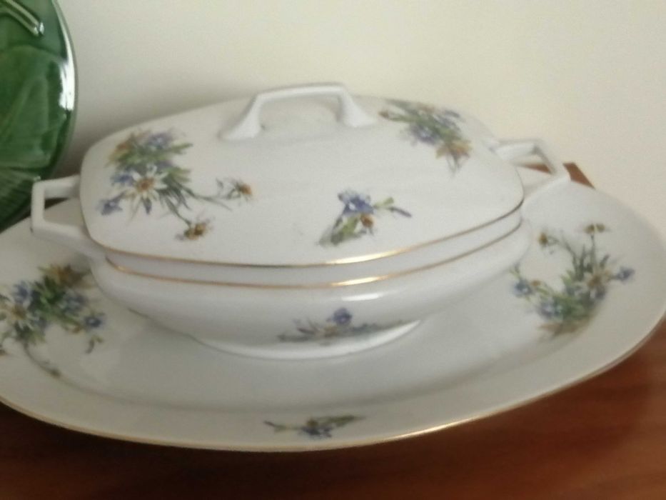 Grande terrina de porcelana fina e travessa, fábrica alemã