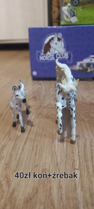 Sprzedam figurki koni schleich