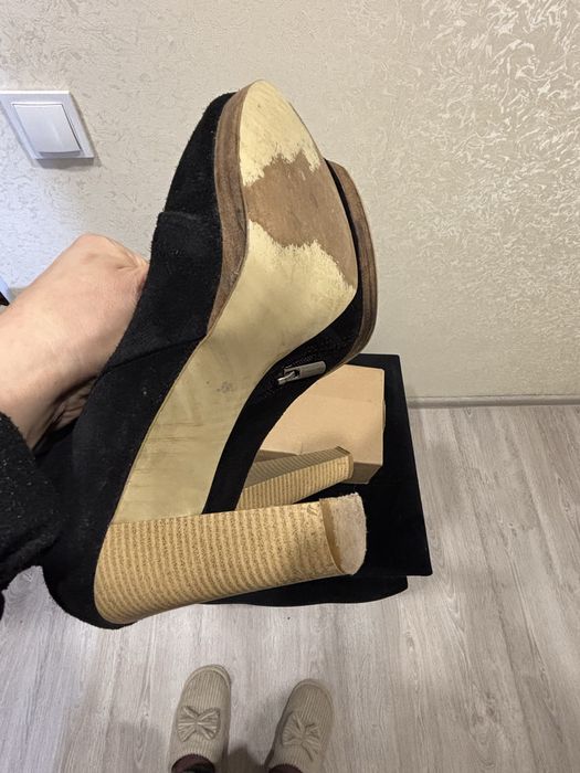 Жіноче взуття весна-осінь.Чорні,замш,39 розмір