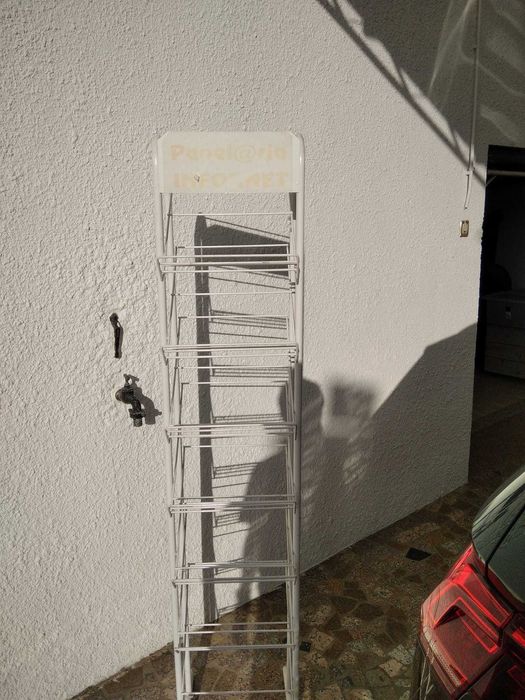 Expositor de revistas, livros em bom estado