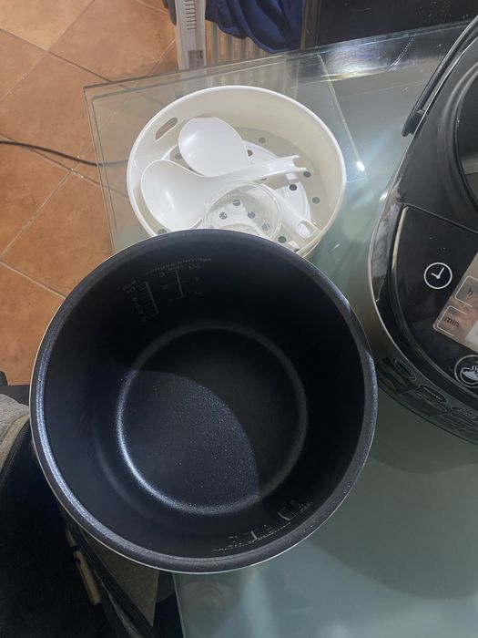 Robô de cozinha marca Russell Hobbs, novo