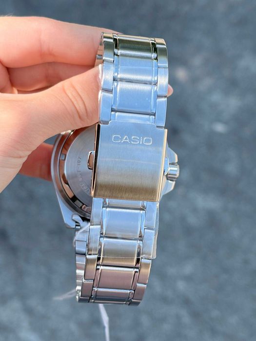 Чоловічий годинник Casio MDV-107D-1A2.
