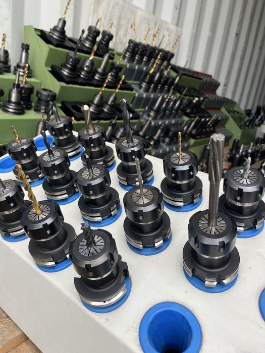 Oprawki narzędziowe SK40-2/20-70 z tulejkami ER i narzędziami