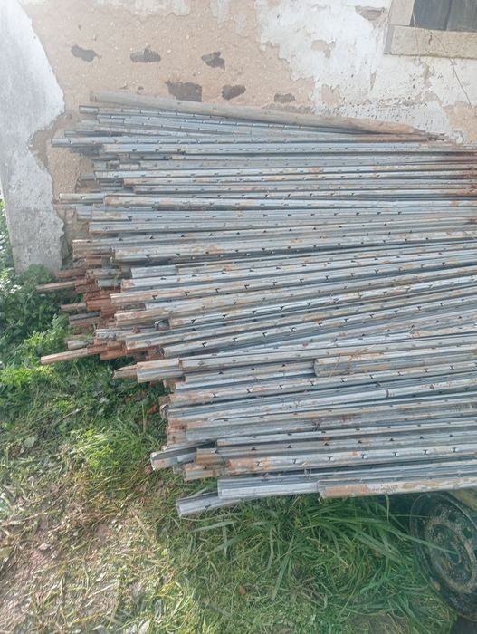 Postes metálicos para vinha e vedações usados  2,20mt -2,75 eur