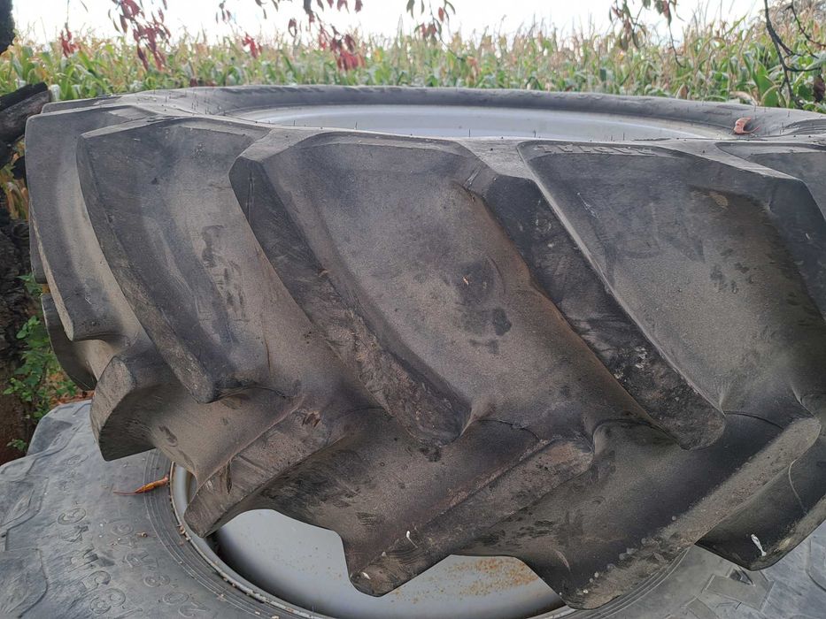 Kola blizniacze redukcja tyl 42 na 520/85R46 przod 30 na 480/70R34