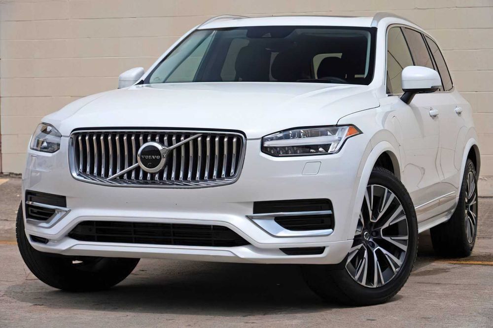 Volvo XC90      2021