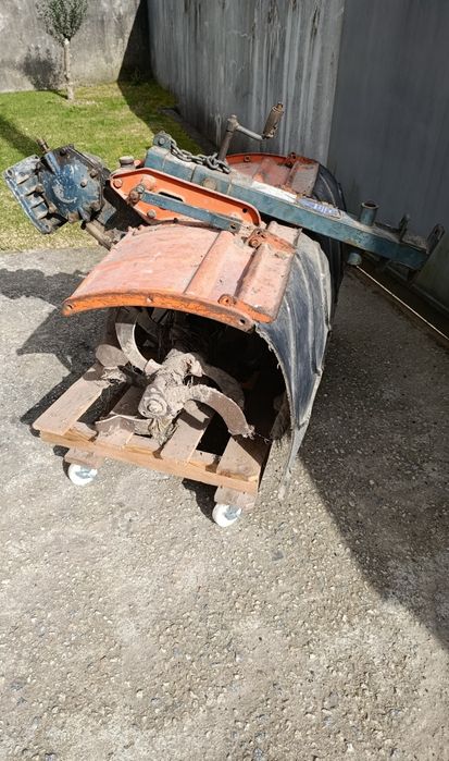 Kubota b6000 com frese