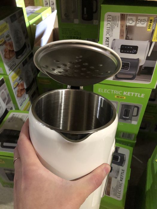 MR-024 Ел.чайник 1,7л,1850-2200 Вт сенс.панель Maestro