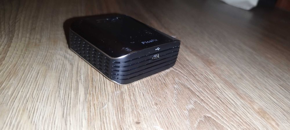 Mini projektor kieszonkowy Phillips