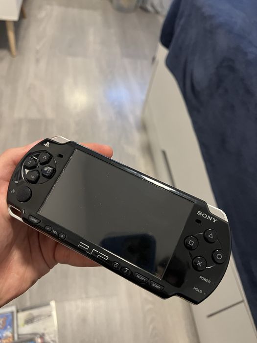 PSP-2000 + Jogos e carregador original