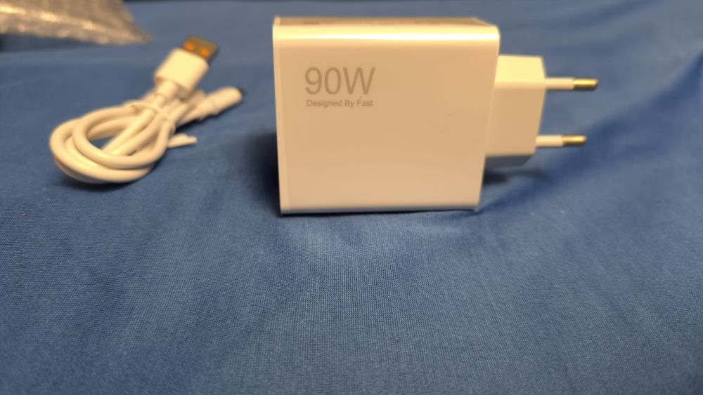 Новое зарядное  для смартфона поддерживат быструю зарядку