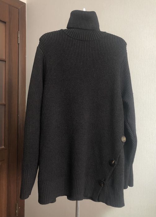 Подовжений вільний жіночий чорний светр кофта з високим горлом ZARA