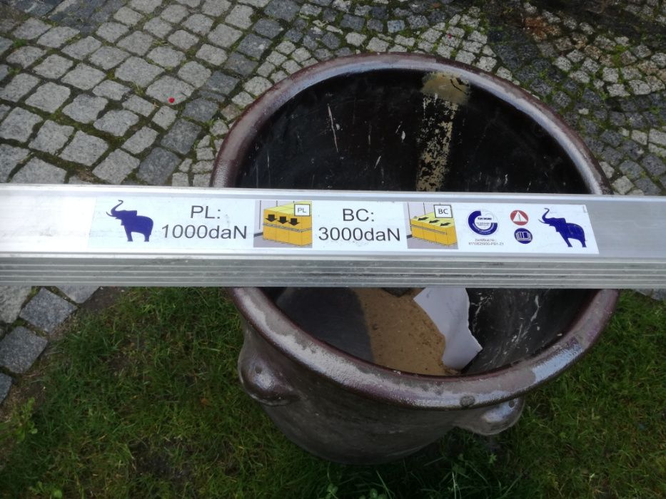 Belka do naczepy chlodnia . Podwojna podloga