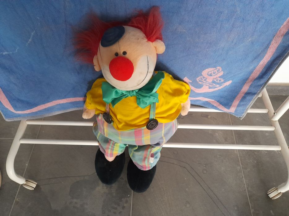 Plush clown64284910369921120
