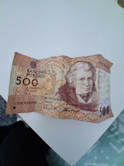 Notas e moedas antigas