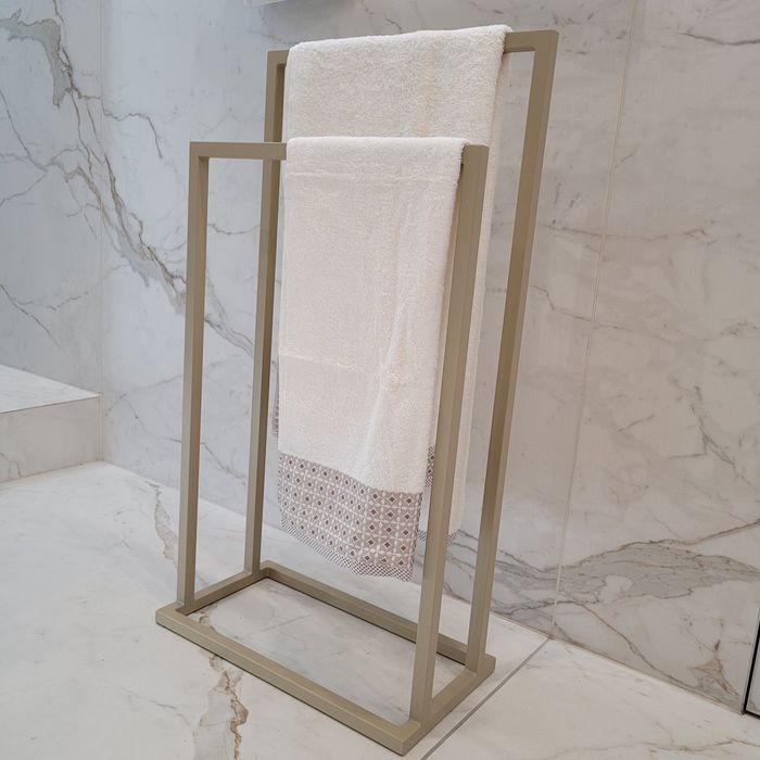 Металеві меблі, полички, тримачі