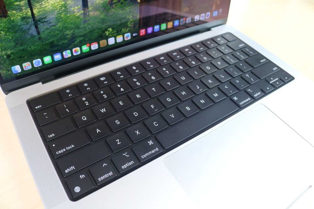 LAPTOP APPLE MacBook Pro M1/ 16/ SSD 500/ 14,2" Retina/ PL LIGHT/ dowóz gratis