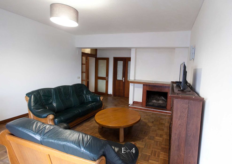 Quarto mobilado em Maximinos