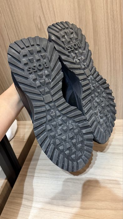 Кросівки(hugo boss)