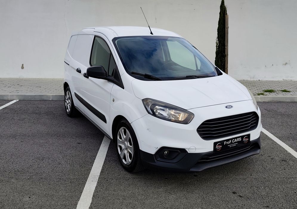 Ford Transit Courier (COM IVA DEDUTÍVEL)