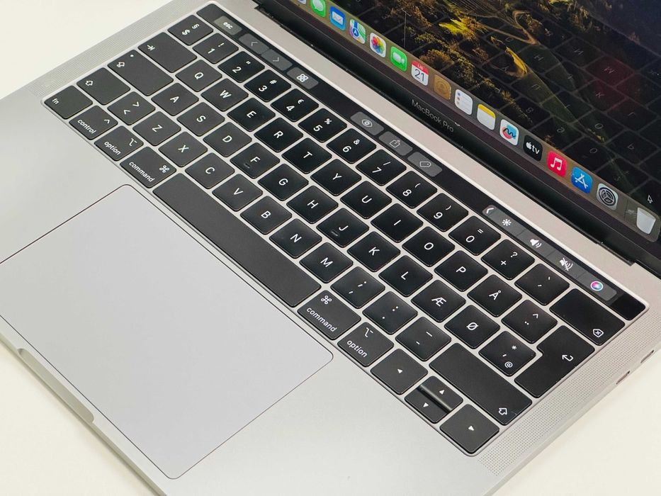【おまけ付き！】MacBook Pro 13 2019 Touch Bar搭載！ Apple MacBook Pro 13 i7 8GEN 16GB 512GB SSD RETINA TouchBar