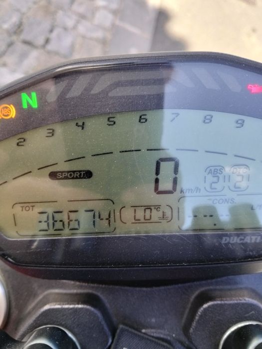 Ducati Monster 821