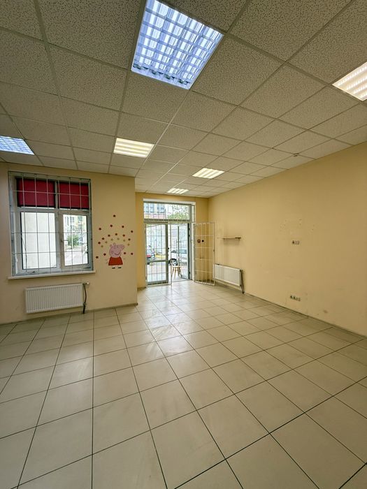 Оренда комерційного приміщення 41,7 м², центр Вишневого, Акварелі-1