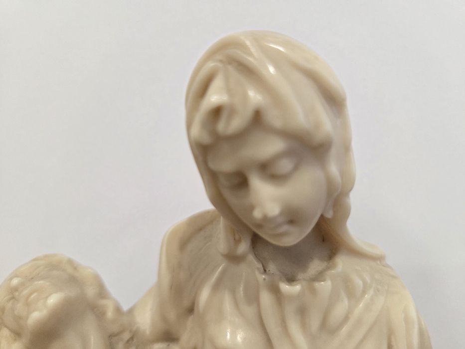 Escultura Pietà em pedra mármore