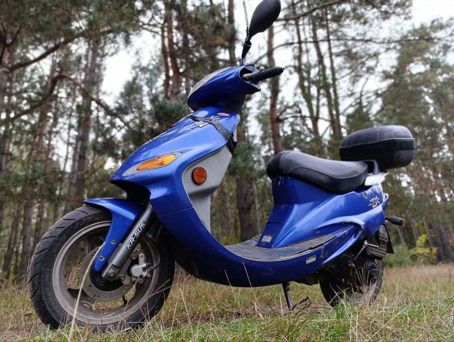 Синій скутер Kymco ZX 50