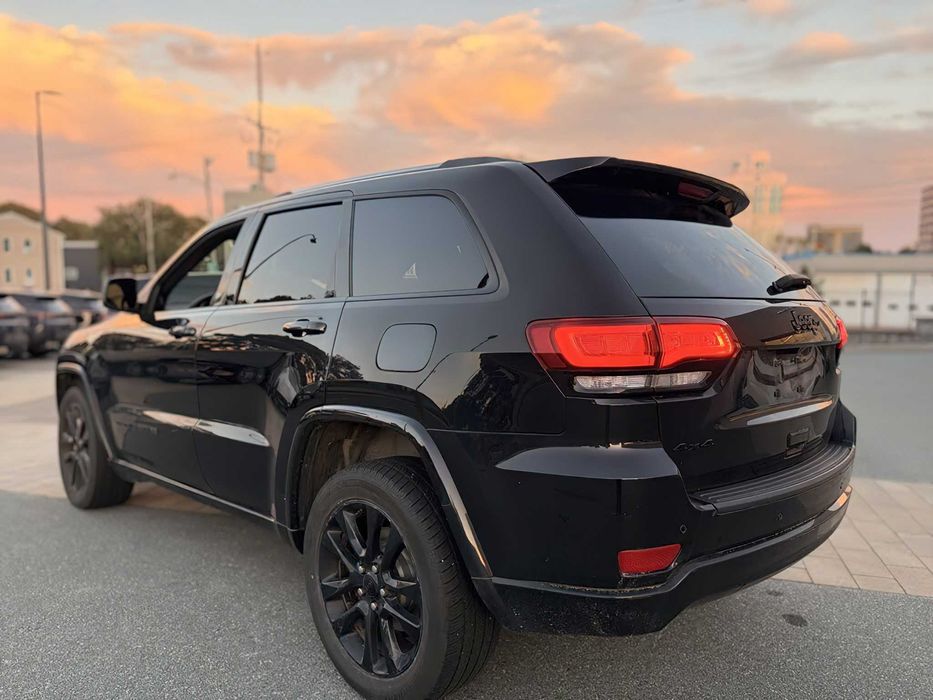 Jeep Grand Cherokee      2020