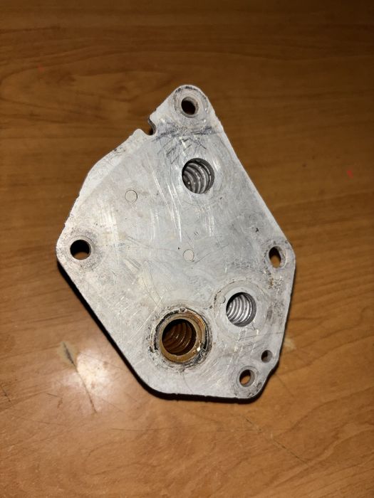 Масляний стакан з радіатором