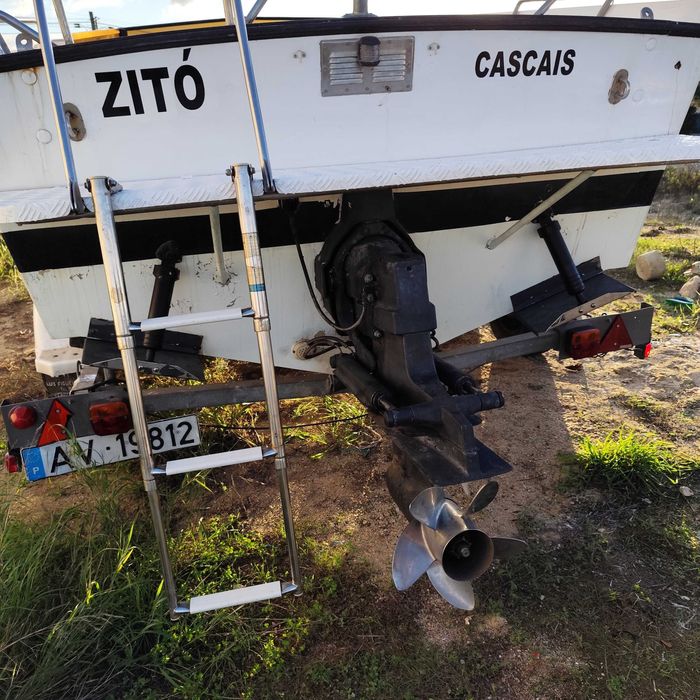 Lancha Autoconstrução c/ motor Mercruiser 230 hp 4 tempos