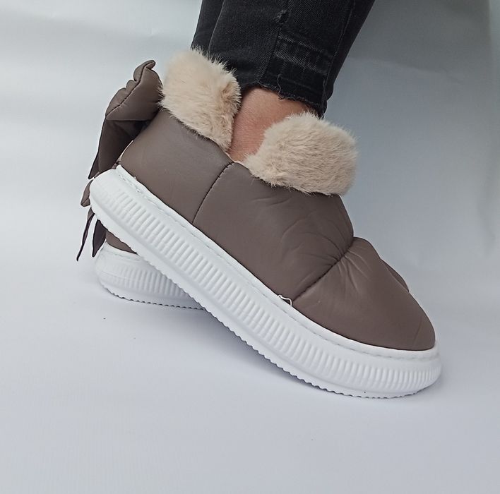 Топові короткі дутики