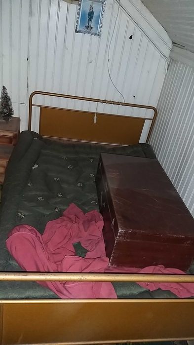 camas de ferro antigas tenho 3