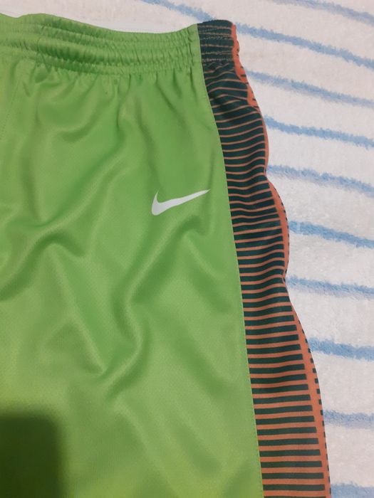 Calção Nike tm 12/13Anos  Novo