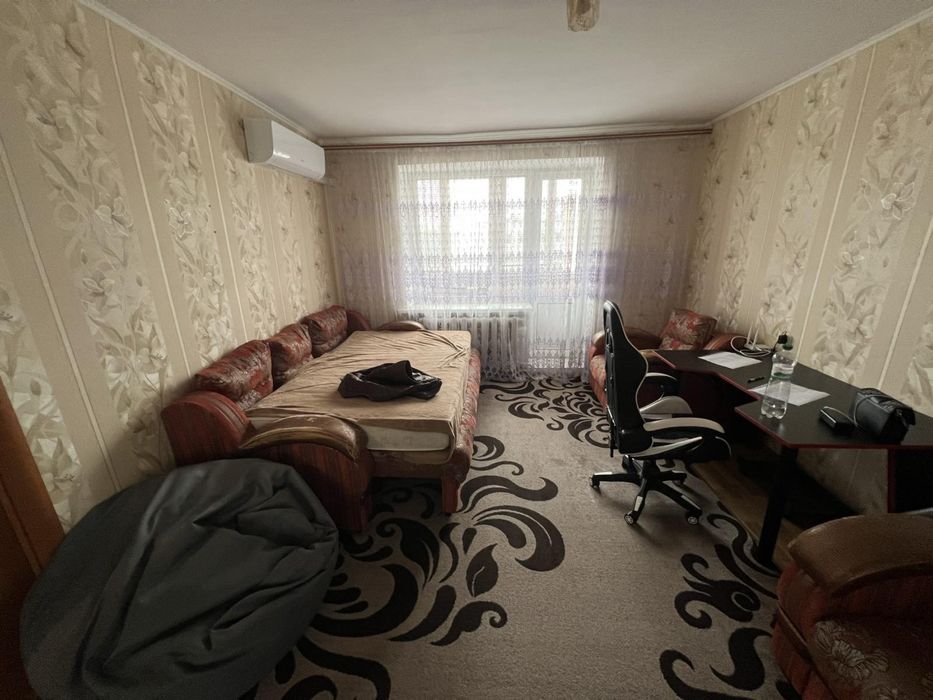 Продам квартиру в центрі Звягеля