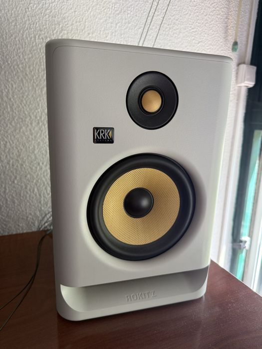 KRK Rokit 7 g4 white Colunas (2) + cabo