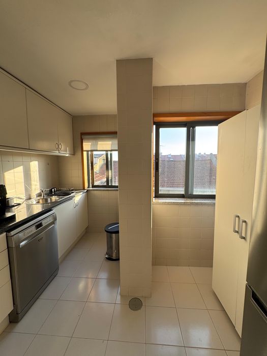 T1 Mobilado com Garagem, Varanda e Elevador – Paranhos (Porto)