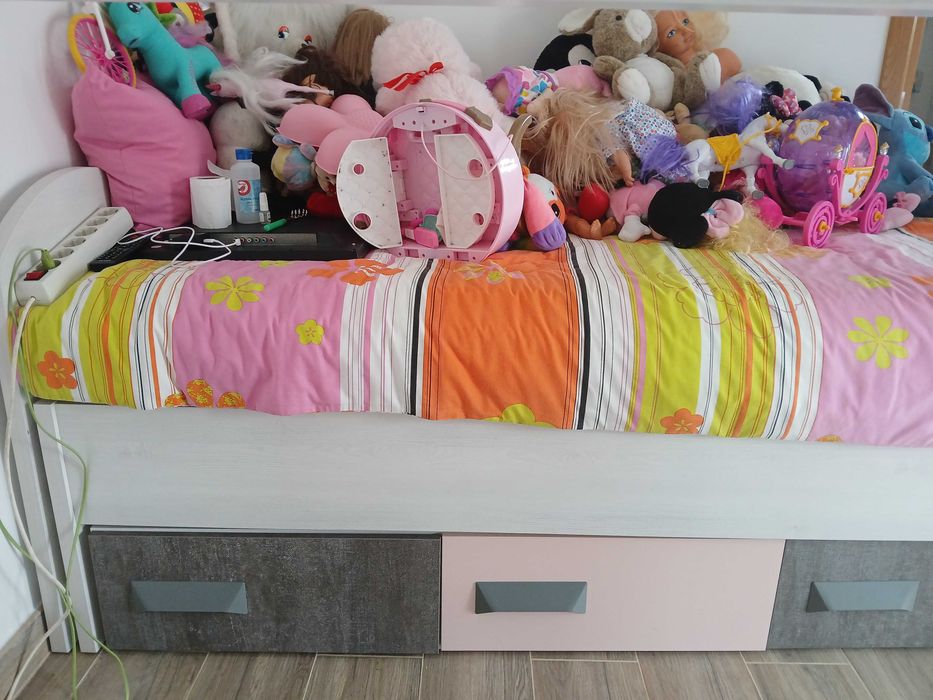 Cama de criança com gaveta de cama