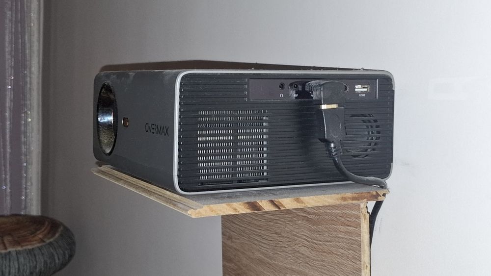Tanio projektor do grania OVERMAX 3.5