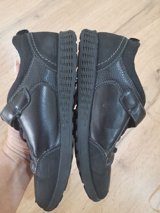 Кроссовки демисезонные