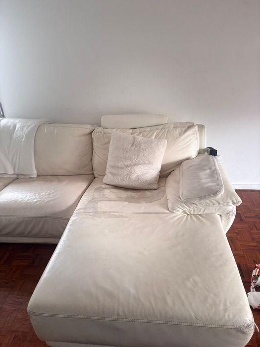 Sofá  em pele  branco