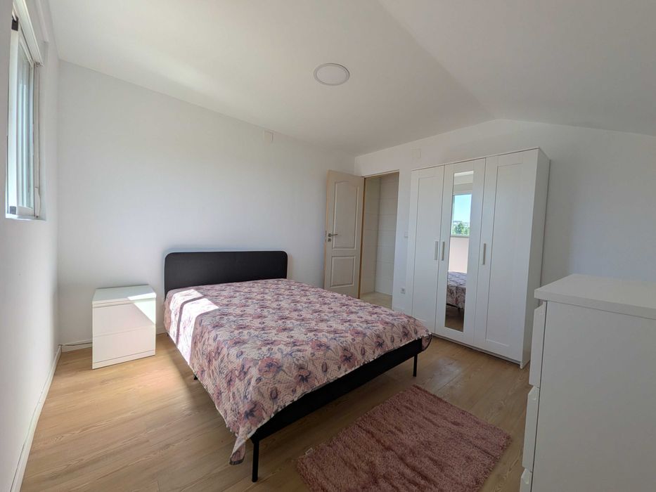 Apartamento T1 para Alugar/Arrendar a 600m da Estação de Metro Sr Roubado