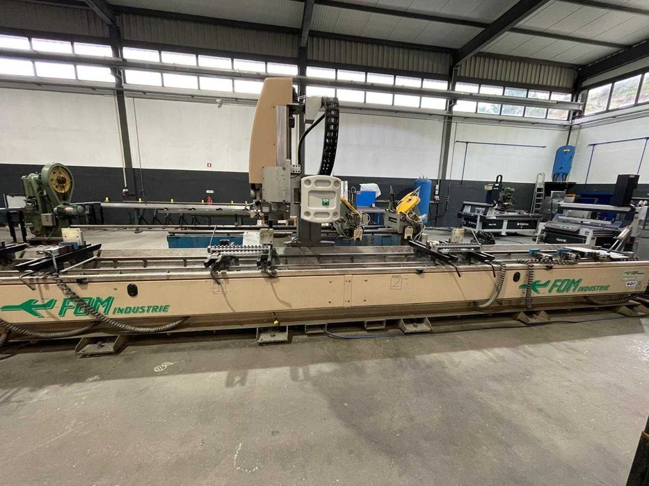 Máquina CNC 4 eixos