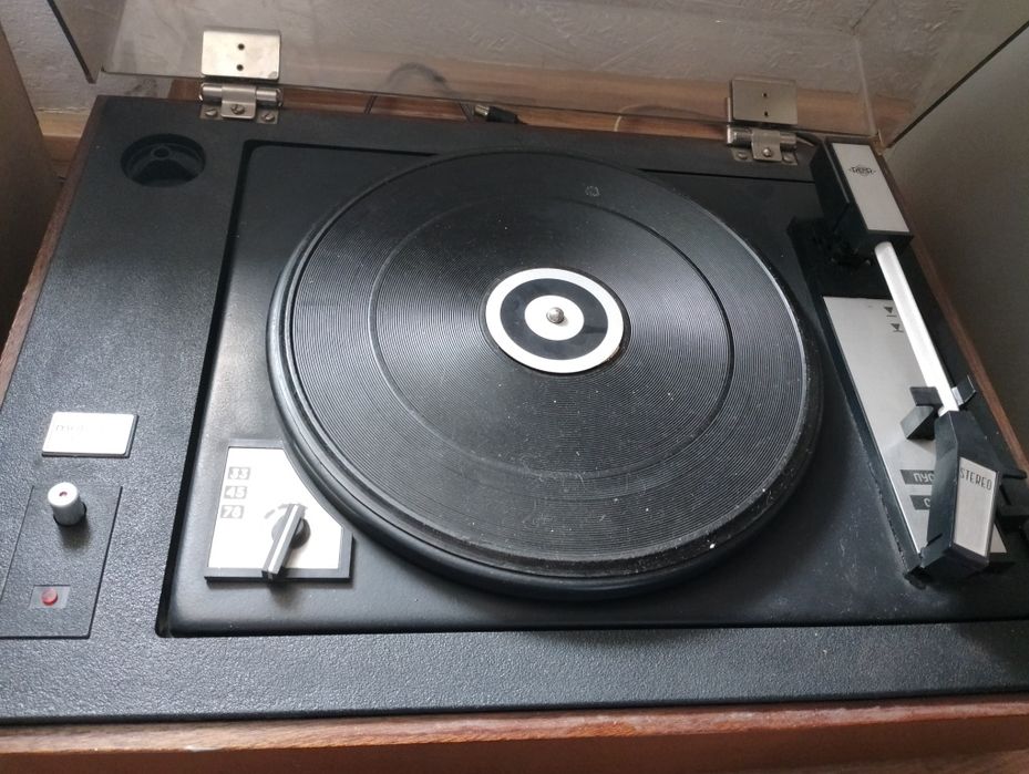 Проигрыватель Radiotehnika Melodija 104 stereo