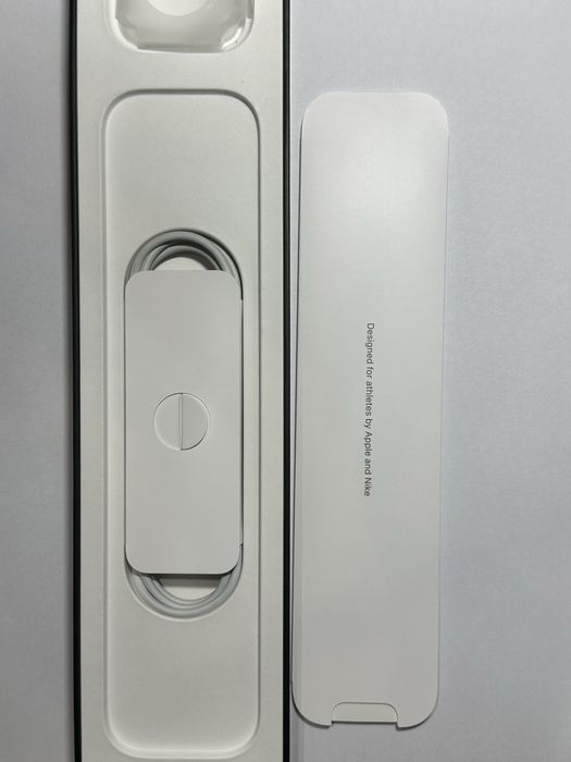 Продам Apple Watch SE1 40mm Nike