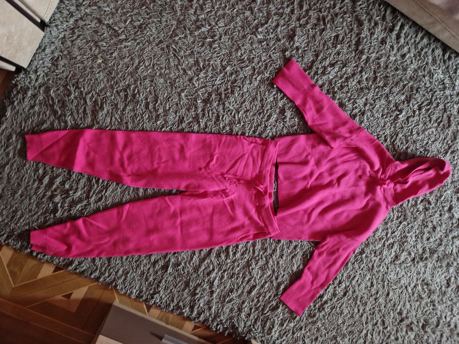 Продам новый женский костюм на флисе