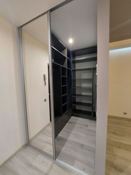 Сдам стильную студию ЖК Вернисаж/ Костанди 162/ Королева.  С 1октября